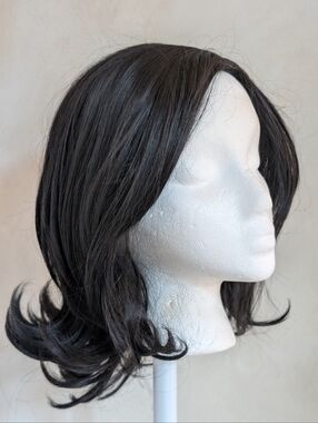 NWOT Black Wig Shoulder Length Upturned Ends